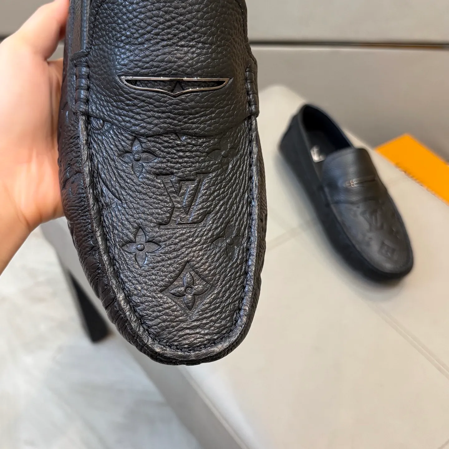 Factory price: 460💰LV men's beanie shoes 2025 official website synchronized <market top version> imported first layer litchi pattern/embossed ➕ black cowhide original packaging. Size 38-45